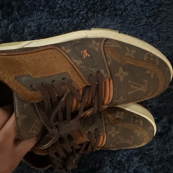 Louis Vuitton Brown Monogram Sneakers - Picture 9 of 9